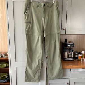 Women’s Convertible Pants - Light Green Size 10. Excellent condition.
